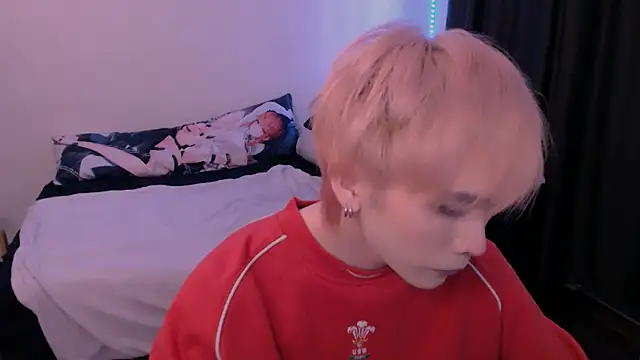 Snapshot of rennnuts chatting on March 25, 11:05 am rennnuts online show from March 25, 11:05 am