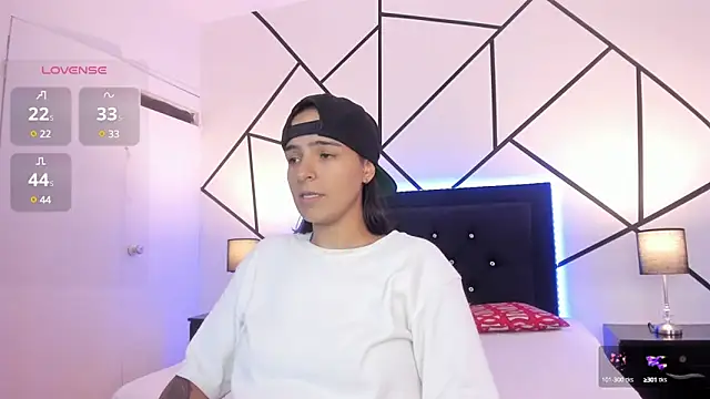 Liiam smith  online show from March 11, 4:18 pm