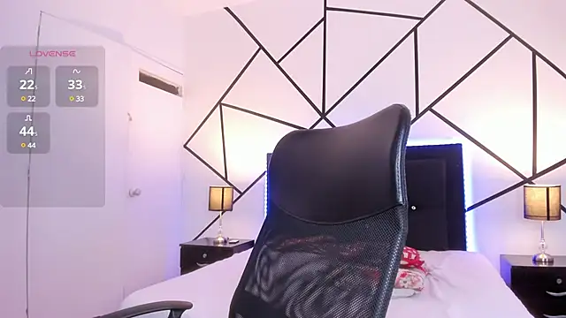 Liiam smith  online show from March 20, 7:14 pm