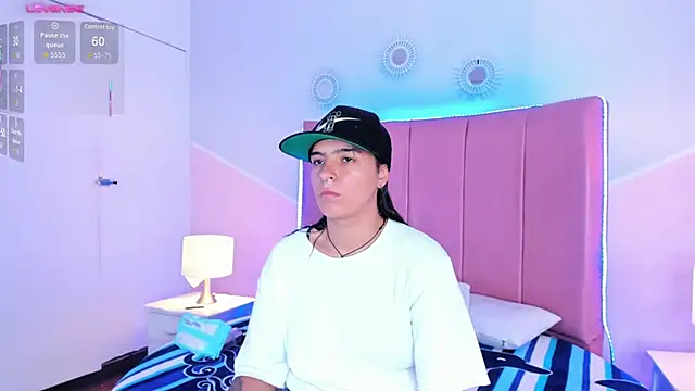 Liiam smith  online show from September 25, 4:21 pm