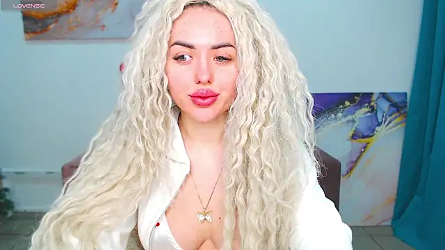 MissisCaty online show from February 23, 7:17 pm