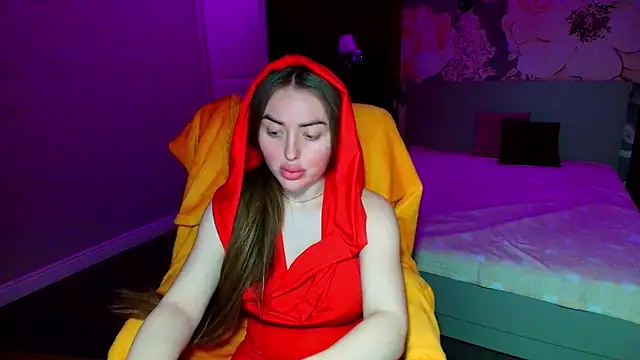 MissisCaty online show from March 28, 8:08 pm