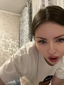 Lora Rosee online show from March 7, 8:33 pm