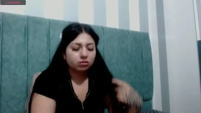 Snapshot of sweety_ashly chatting on February 9, 5:43 pm sweety ashly online show from February 9, 5:43 pm