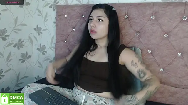 Snapshot of sweety_ashly chatting on February 27, 12:13 pm sweety ashly online show from February 27, 12:13 pm