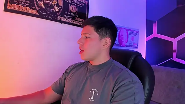 JamesCr  online show from September 27, 3:22 am