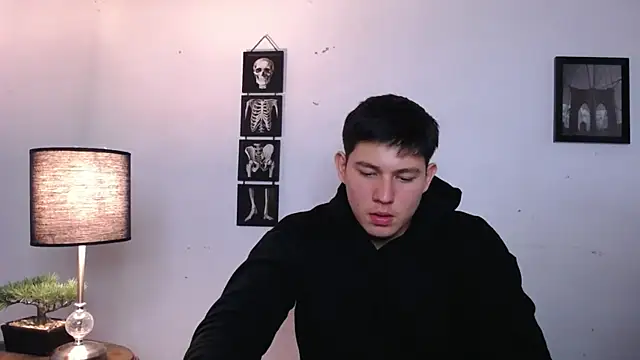 JamesCr  online show from November 22, 1:48 am