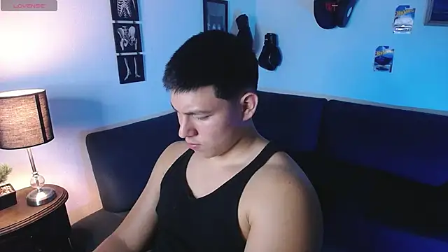 JamesCr  online show from March 12, 1:45 am