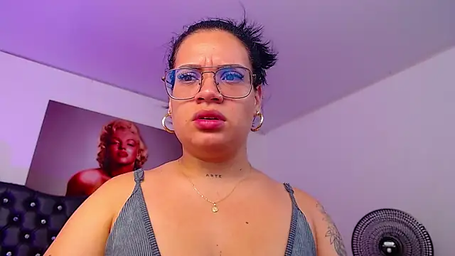 Snapshot of Taliana36 chatting on February 5, 12:49 pm Taliana36 online show from February 5, 12:49 pm