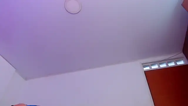 Snapshot of Taliana36 chatting on February 13, 4:39 pm Taliana36 online show from February 13, 4:39 pm