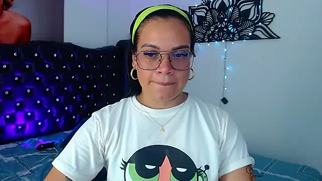 Snapshot of Taliana36 chatting on February 14, 1:29 pm Taliana36 online show from February 14, 1:29 pm