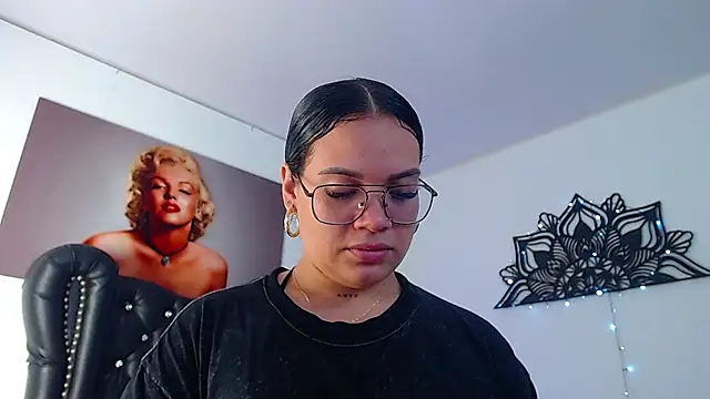 Snapshot of Taliana36 chatting on February 21, 1:11 pm Taliana36 online show from February 21, 1:11 pm