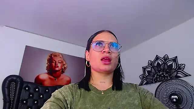 Snapshot of Taliana36 chatting on March 5, 1:06 pm Taliana36 online show from March 5, 1:06 pm