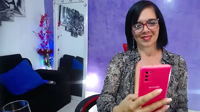 sarasmith3 online show from October 19, 10:10 pm