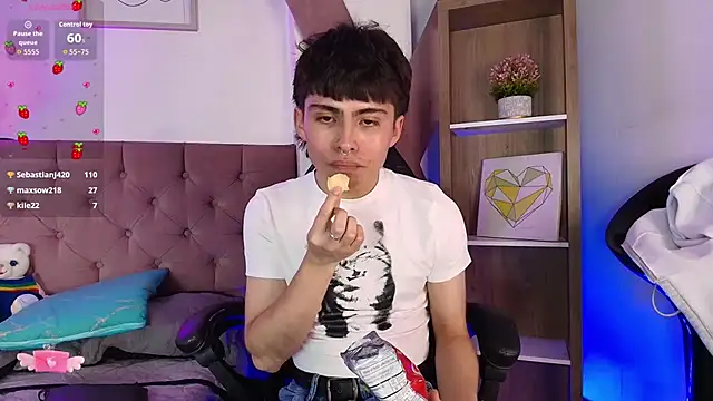 PepperTwink online show from December 3, 5:44 pm