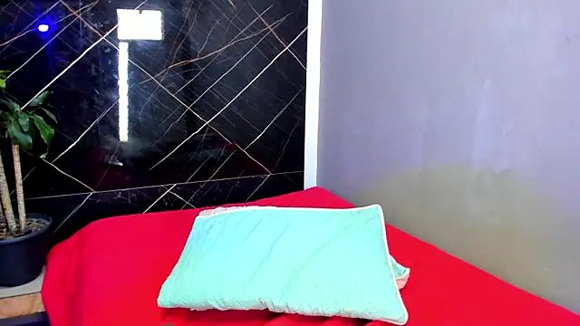 maddie 18 online show from March 19, 3:19 pm