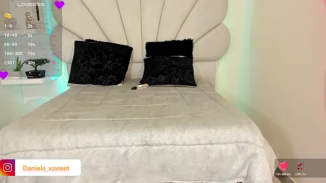 Danielaangelina online show from October 19, 6:14 am