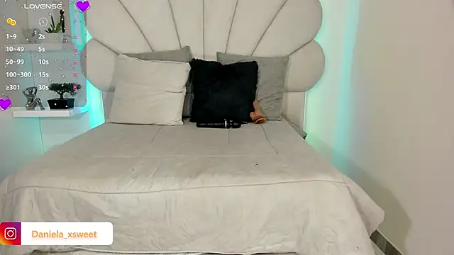 Snapshot of Danielaangelina chatting on February 7, 5:44 am Danielaangelina online show from February 7, 5:44 am