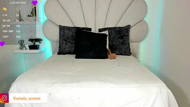 Snapshot of Danielaangelina chatting on February 10, 5:44 am Danielaangelina online show from February 10, 5:44 am