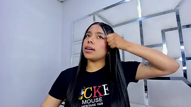 ZoeWan69 online show from October 22, 11:32 am