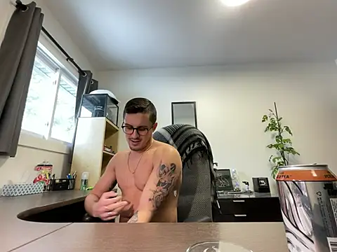 Snapshot of brandeyshow chatting on March 15, 10:55 pm brandeyshow online show from March 15, 10:55 pm