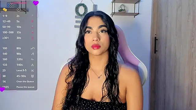 Snapshot of Bella_ricci_ chatting on October 7, 3:09 pm Bella ricci online show from October 7, 3:09 pm