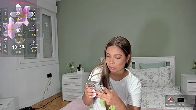 Snapshot of Izadi_7 chatting on September 25, 6:33 pm Izadi 7 online show from September 25, 6:33 pm