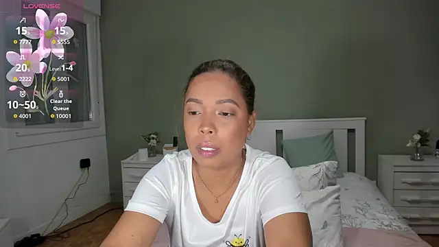 Snapshot of Izadi_7 chatting on October 2, 7:54 pm Izadi 7 online show from October 2, 7:54 pm