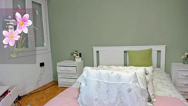 Snapshot of Izadi_7 chatting on November 6, 7:48 pm Izadi 7 online show from November 6, 7:48 pm