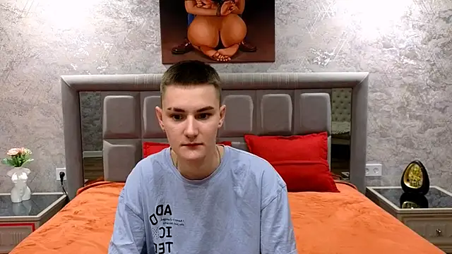 LindaBryantt online show from February 2, 4:15 am