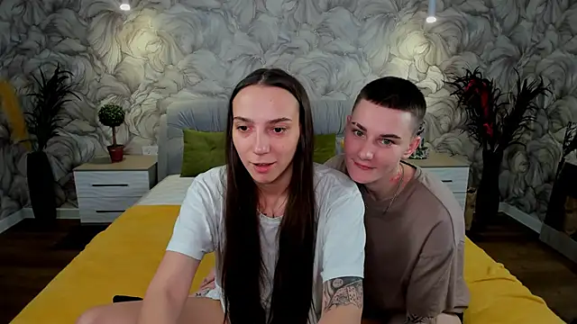 LindaBryantt online show from February 3, 10:58 am