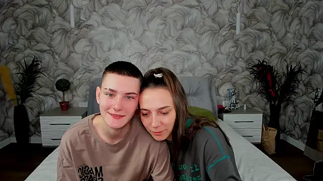 LindaBryantt online show from February 4, 11:27 am