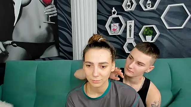 LindaBryantt online show from February 12, 1:59 pm