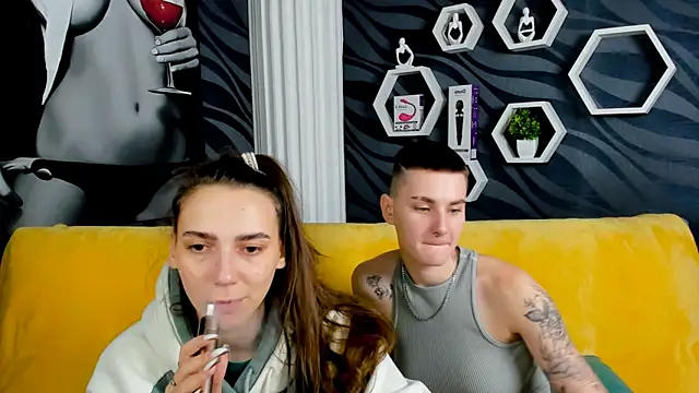 LindaBryantt online show from February 13, 1:59 pm