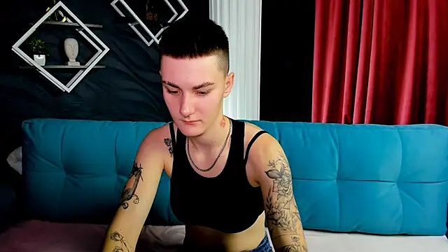 LindaBryantt online show from February 16, 1:38 pm