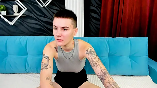 LindaBryantt online show from February 23, 6:07 am