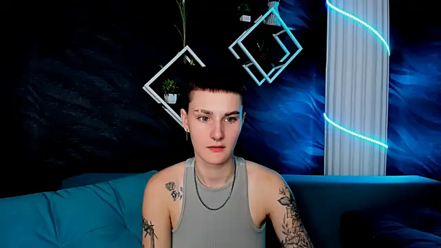 LindaBryantt online show from March 4, 1:59 pm