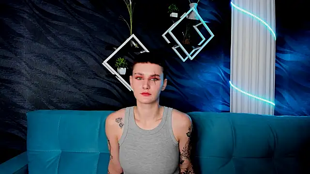 LindaBryantt online show from March 6, 3:13 am