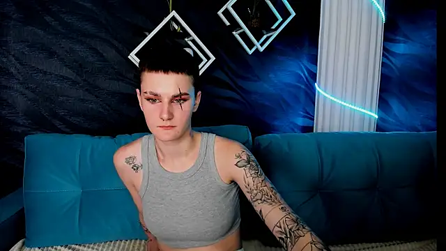 LindaBryantt online show from March 6, 1:57 pm