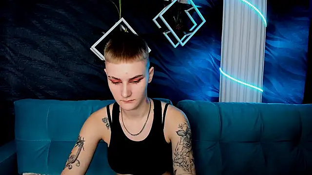 LindaBryantt online show from March 9, 3:11 am