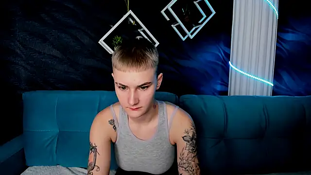 LindaBryantt online show from March 13, 3:11 am