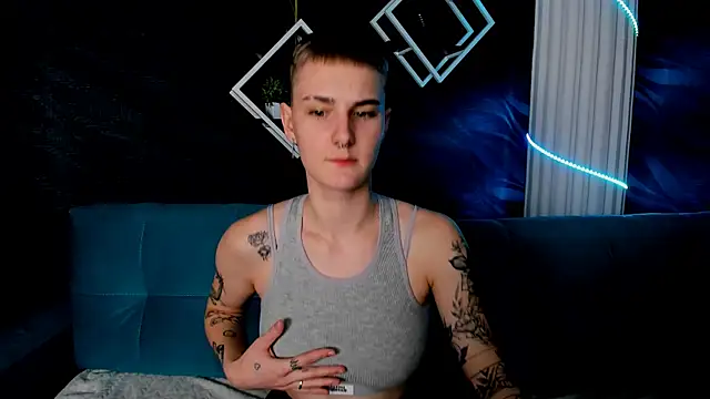 LindaBryantt online show from March 13, 11:08 am