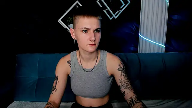 LindaBryantt online show from March 14, 3:04 am