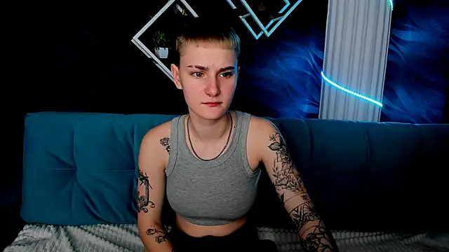 LindaBryantt online show from March 20, 4:51 am