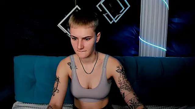 LindaBryantt online show from March 21, 3:12 am