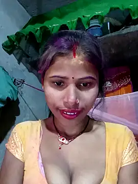 Snapshot of Miss_triha chatting on March 14, 9:03 am Miss triha online show from March 14, 9:03 am