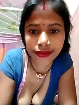 Snapshot of Miss_triha chatting on March 16, 2:32 am Miss triha online show from March 16, 2:32 am