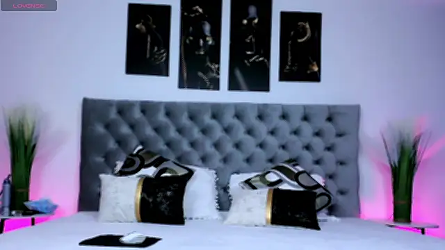 Snapshot of Ivy_Ann chatting on October 31, 9:49 pm Ivy Ann online show from October 31, 9:49 pm