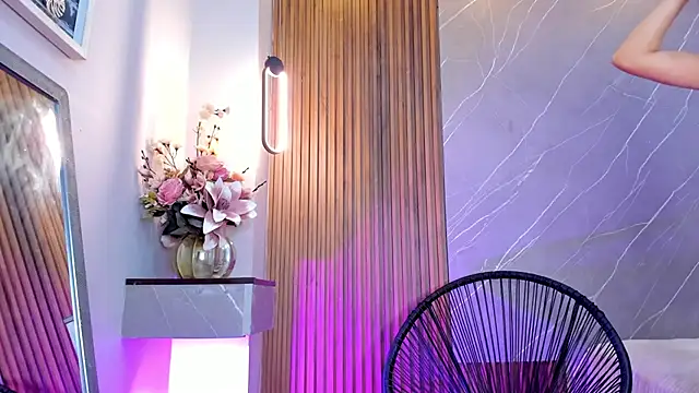 ariana jhonson1 online show from March 7, 12:45 pm