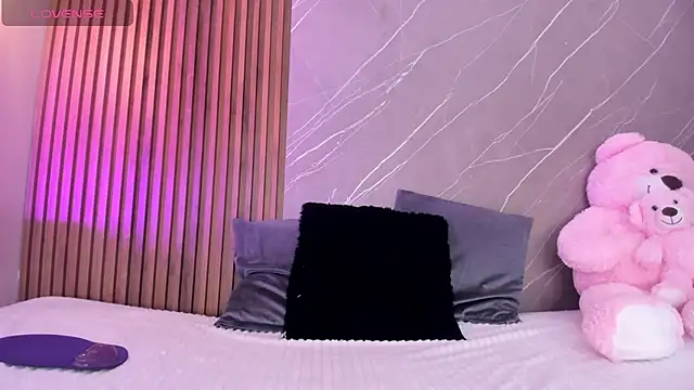 ariana jhonson1 online show from October 16, 12:39 pm